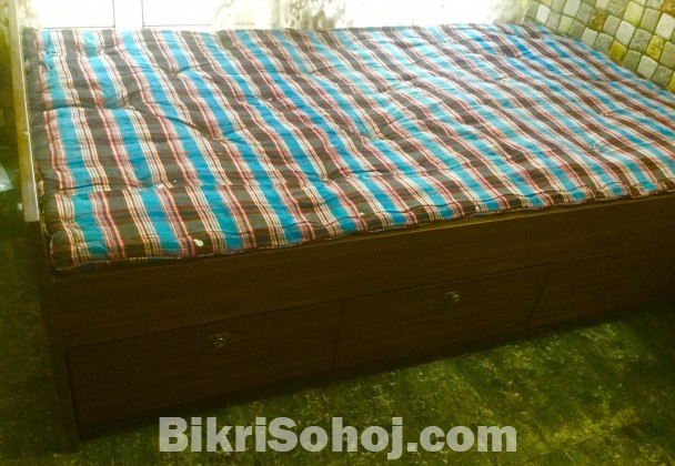 Semi double bed with two drowers (new)